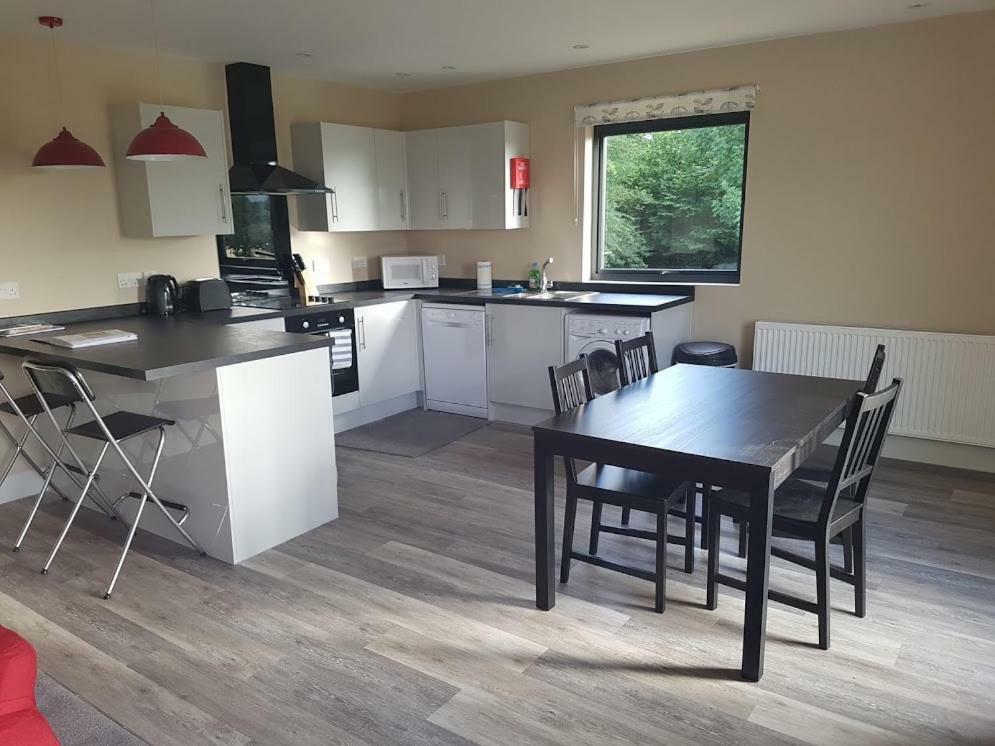 Oak & Hazel, Heath Row Barn Appartement Overton  Buitenkant foto