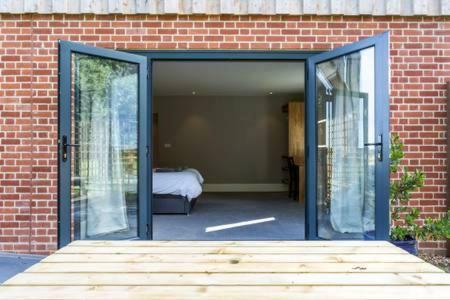 Oak & Hazel, Heath Row Barn Appartement Overton  Buitenkant foto